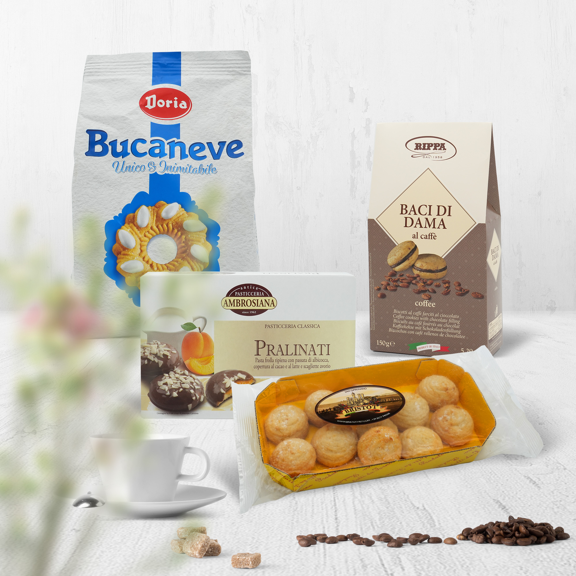 Paket süßes Gebäck - Bucaneve classico Doria + Baci di Dama al caffè Rippa + Bristot Amaretti Morbidi + Pralinati Aprikose Ambrosiana